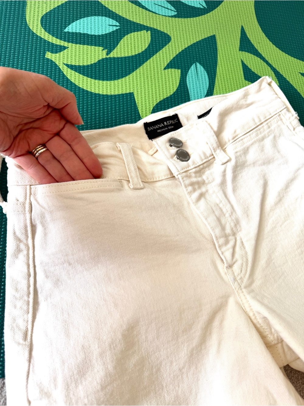 Banana Republic Cream High-Rise Wide Leg Crop Jeans